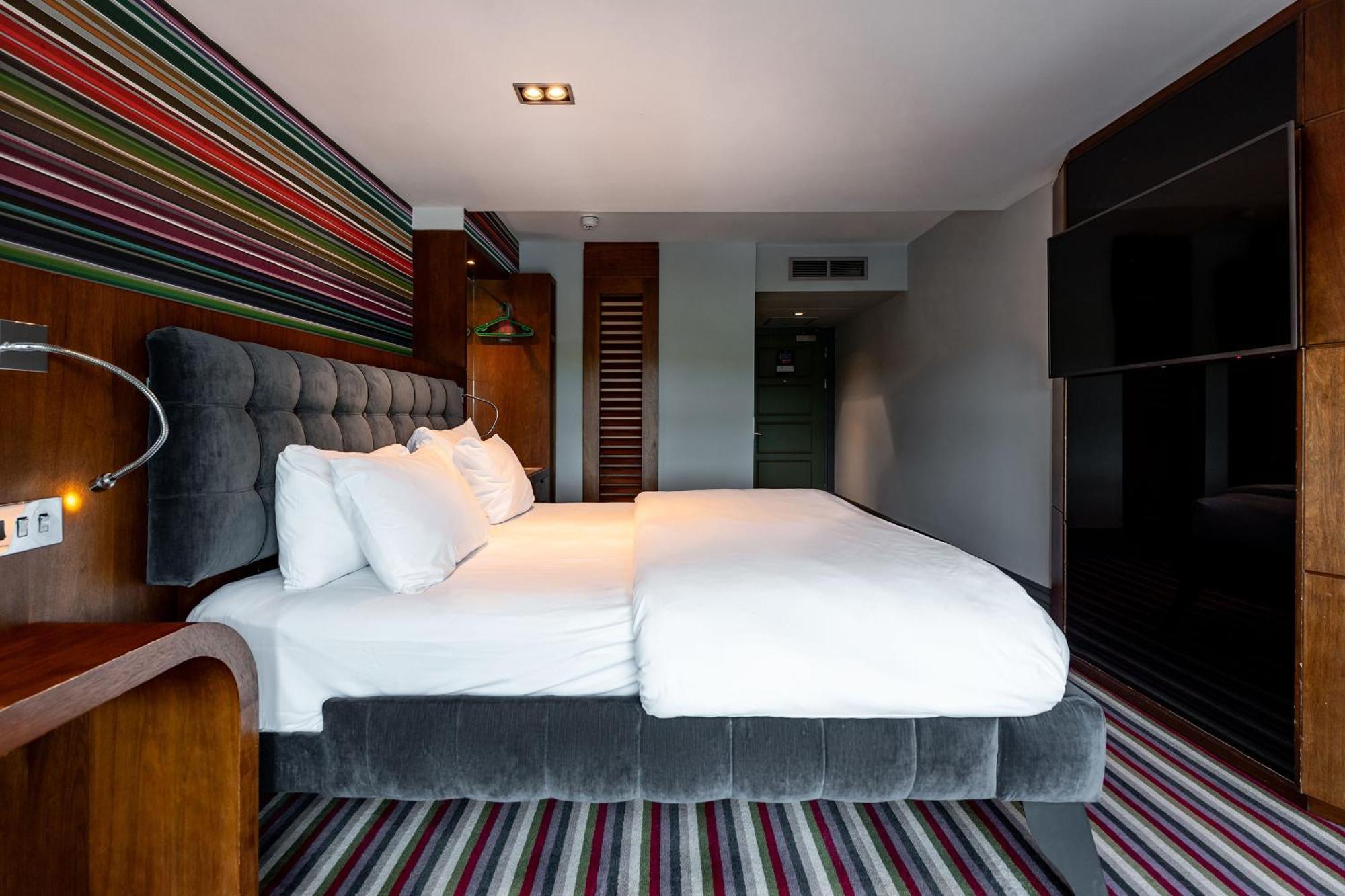 Village Hotel Manchester Ashton Esterno foto