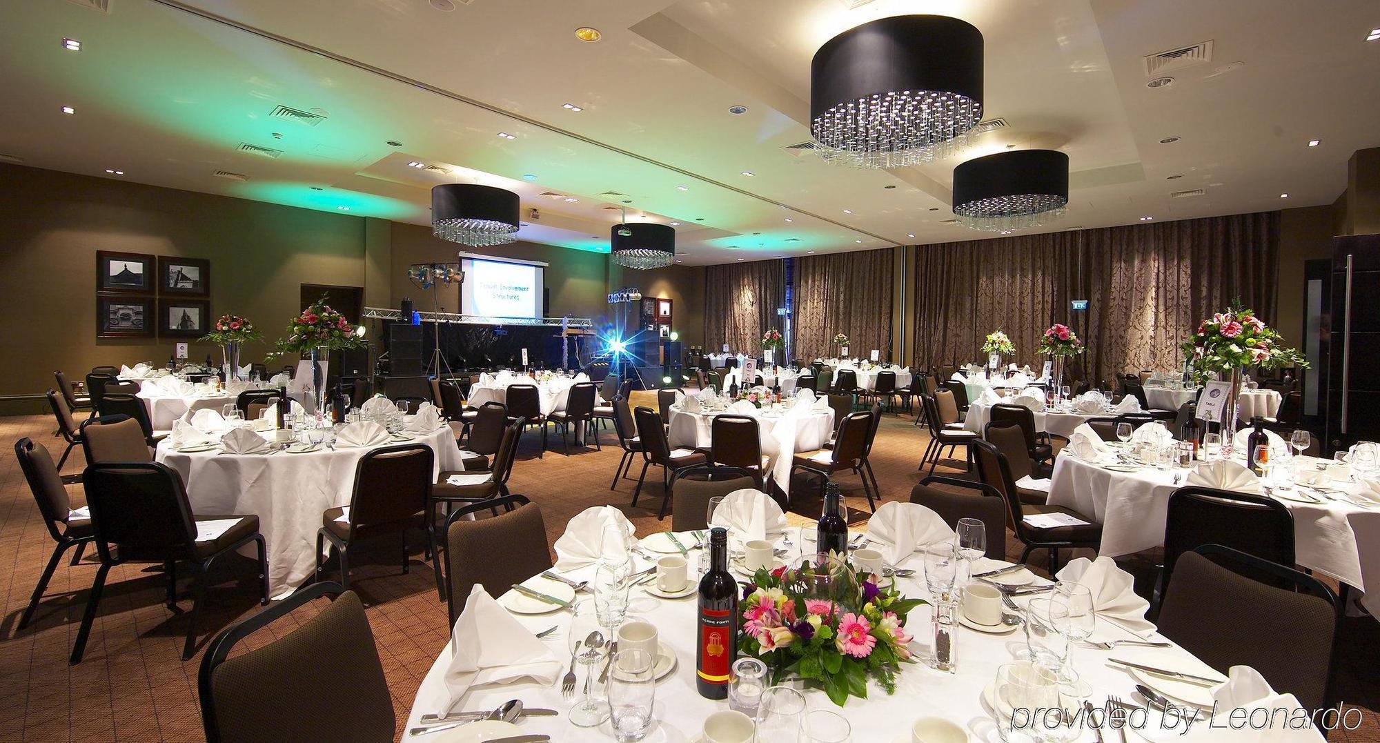 Village Hotel Manchester Ashton Esterno foto