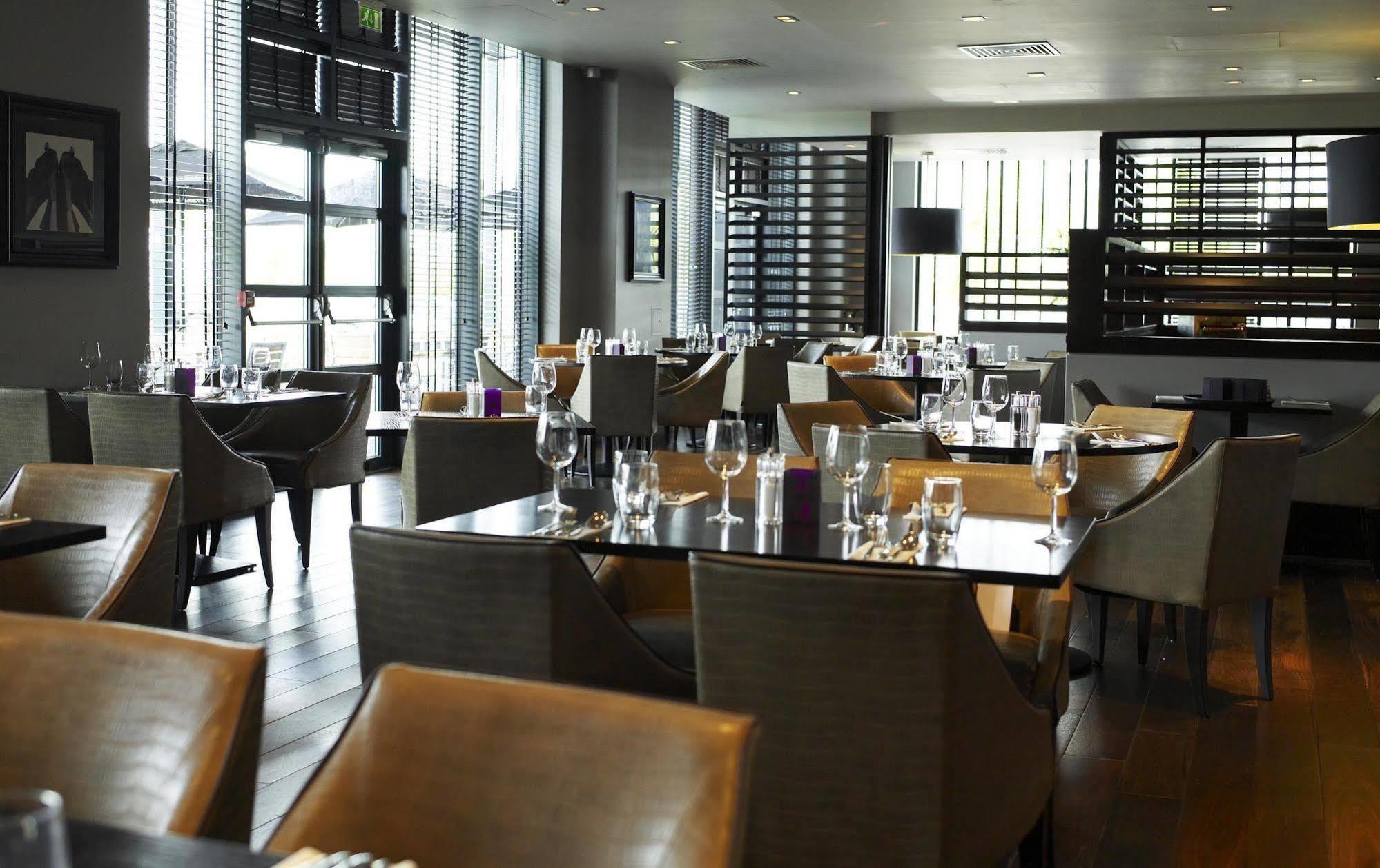 Village Hotel Manchester Ashton Esterno foto